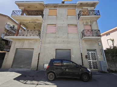 Foto Casa indipendente a Bari Sardo Centro di 270 m² con 11 locali