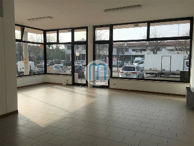Foto Attività commerciale in VIA LUSORE, Mirano Campocroce di 80 m²