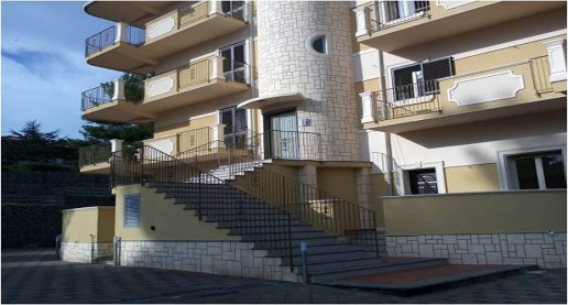 Foto Appartamento in via roma, Mascalucia Centro di 60 m² con 3 locali