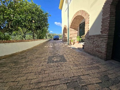 Foto Villa unifamiliare in Via Casa di Giacomo, Salerno Ogliara di 300 m²