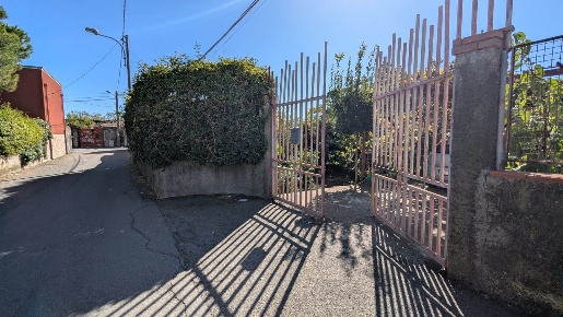 Foto Terreno edificabile a Acireale di 2400 m² in vendita