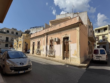 Foto Casa indipendente in via Carducci 29, Avola Centro di 56 m² in vendita