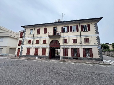 Foto Laboratorio in Corso Milano, Bovisio-Masciago di 92 m² con 1 locali