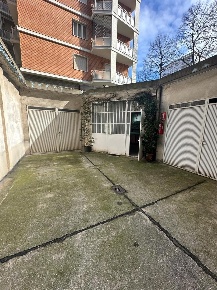 Foto Box in CORSO RE UMBERTO, Torino Crocetta di 60 m² con 1 locali