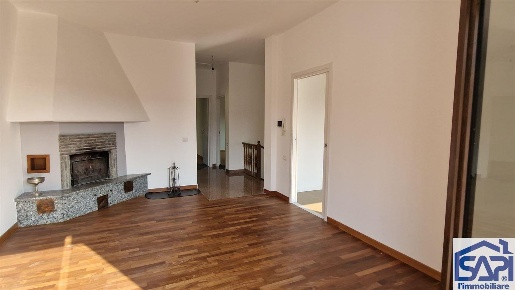 Foto Villa unifamiliare in VIA PASUBIO, Nova Milanese di 176 m² in vendita