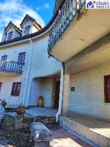 Foto Appartamento a Campobasso di 140 m² con 6 locali in vendita