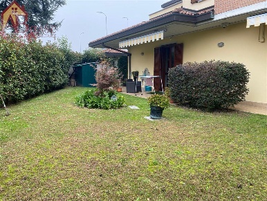 Foto Appartamento in corso genova, Vigevano Centro di 101 m² con 3 locali