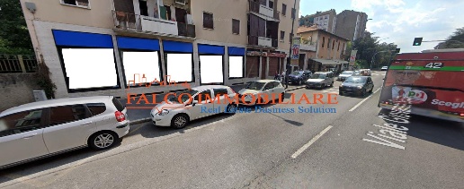 Foto Negozio in Via Suzzani, Milano Bignami - Ponale di 178 m² in affitto