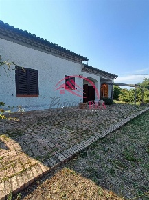 Foto Casa indipendente a Montorio nei Frentani di 170 m² con 6 locali