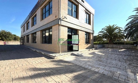 Foto Ufficio a Ragusa Croce - Selvaggio di 300 m² con 6 locali in affitto