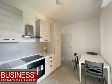 Foto Appartamento in Via A. Maffei, Milano Montenero di 105 m² con 4 locali