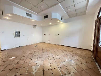 Foto Negozio in PIAZZA MAGGIORE, Martinengo Centro di 65 m² con 2 locali