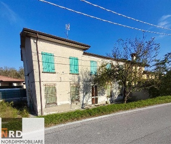 Foto Casa indipendente in Virgiliana, Bagnolo San Vito di 220 m² in vendita