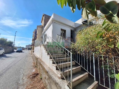 Foto Appartamento in Via Eremo botte 36, Reggio di Calabria di 122 m²