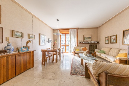 Foto Appartamento in Via Mac Mahon 19, Milano Cenisio di 130 m² in vendita