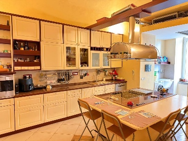 Foto Appartamento in vittorio emanuele, Napoli Vomero di 145 m² in vendita