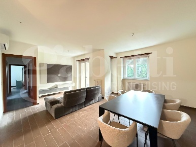 Foto Appartamento in Galimberti, Grugliasco Centro di 138 m² con 5 locali