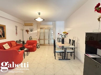 Foto Appartamento in Via Conte Cumbo 2, Gioiosa Marea San Giorgio di 130 m²