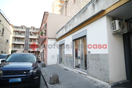 Foto Negozio in Via GIOVANNI XXIII 7, Scafati Centro di 70 m² con 1 locali