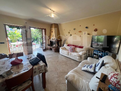 Foto Villa unifamiliare in Via Edmondo De Amicis 3, Anzio di 120 m²