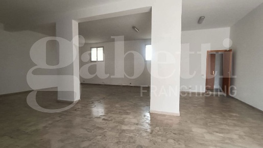 Foto Magazzino a Trapani Centro di 100 m² con 1 locali in vendita