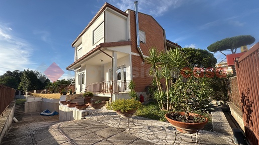 casa indipendente in vendita a Terracina