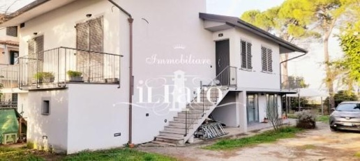 Foto Villa unifamiliare a Campi Bisenzio Sant'Angelo, Vingone di 250 m²