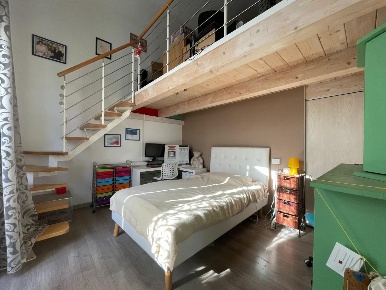 Foto Appartamento a Cecina Cecina Centro di 90 m² con 5 locali in vendita