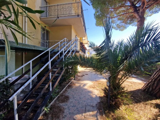 casa indipendente in vendita a Rosignano Marittimo in zona Vada
