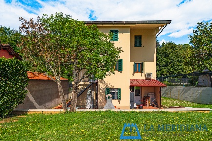 Foto Casa indipendente a Lamporecchio Centro di 170 m² con 6 locali