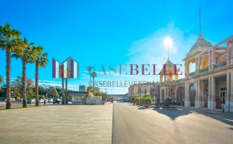Foto Locale commerciale a Viareggio Lungomare di 200 m² con 4 locali