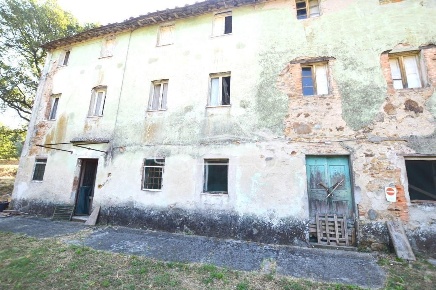Foto Appartamento a Lucca Santa Maria del Giudice di 250 m² con 6 locali