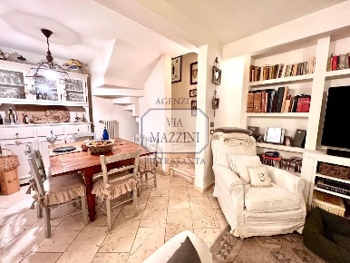 Foto Villa a schiera a Pietrasanta di 90 m² con 5 locali in vendita
