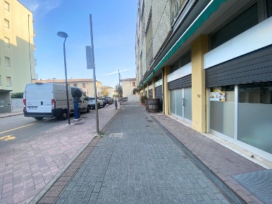 Foto Negozio a Ravenna Lido di Savio - Lido di Classe con 2 locali