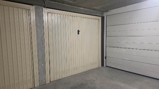 Foto Garage in Via Garibaldi, Aosta Centro di 14 m² con 1 locali in vendita
