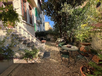 Foto Appartamento a Firenze Beccaria - Colombo di 220 m² con 12 locali