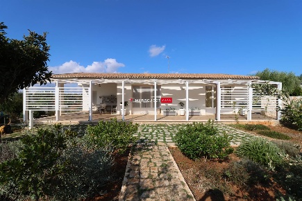 Foto Villa unifamiliare in Via Alberobello  10, Martina Franca di 55 m²