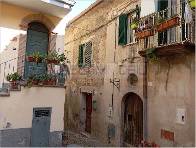 Foto Appartamento a Ponzano Romano Centro di 60 m² con 3 locali in vendita