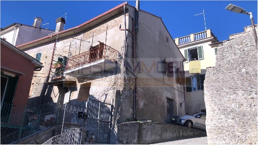 Foto Appartamento a Ponzano Romano Centro di 60 m² con 3 locali in vendita
