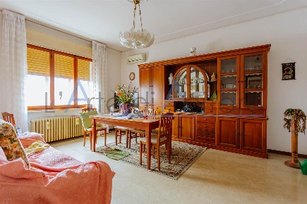 Foto Casa indipendente in Via Palermo 13, Ponte San Nicolò Centro di 303 m²