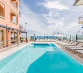 Foto Hotel a Bellaria-Igea Marina di 1500 m² con 33 locali in vendita