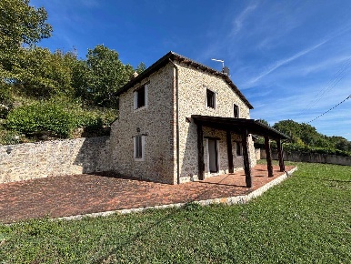 Foto Villa unifamiliare a Rocca Sinibalda Centro di 121 m² con 3 locali
