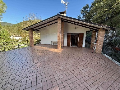 Foto Appartamento a Fiuminata Castello di 74 m² con 3 locali in vendita