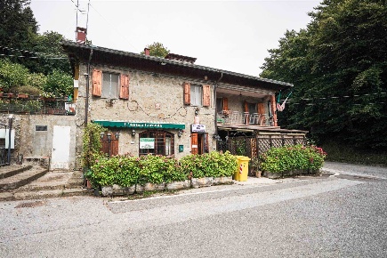 Foto Rustico in Via bolognese 243, Pistoia La Cugna - Signorino di 600 m²