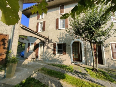 Foto Casa indipendente in VIA GREZZE 1, Desenzano del Garda Entroterra