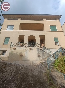 Foto Abitazione tipica a Delianuova di 461 m² con 10 locali in vendita