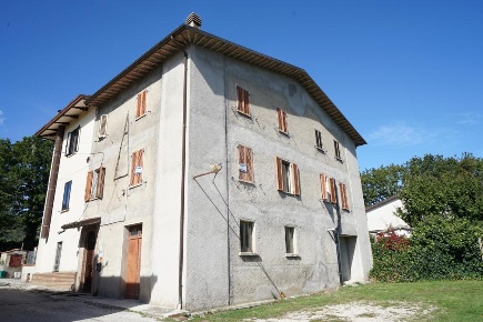 Foto Casa indipendente in Strada di San Lazzaro, Gualdo Tadino di 108 m²