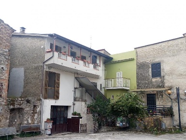 Foto Appartamento in VIA ALIGHIERI, Ausonia di 150 m² con 6 locali