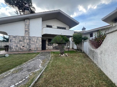 Foto Villa unifamiliare in Via Tevere, Ardea di 130 m² con 3 locali