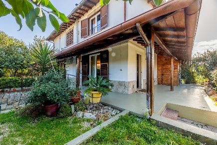 Foto Villa unifamiliare in via di Santa Lucia, Fonte Nuova Santa Lucia